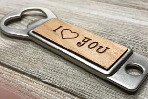 激光打標(biāo)開(kāi)瓶器  幫您開(kāi)啟味蕾之旅