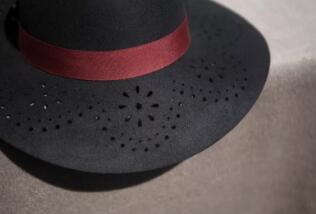 激光鏤空帽子  “帽”沒(méi)如花 你值的擁有